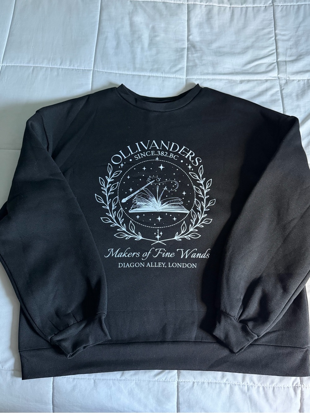 Harry Potter |Ollivanders Makers of Fine Wands Black Crewneck Sweater - XL